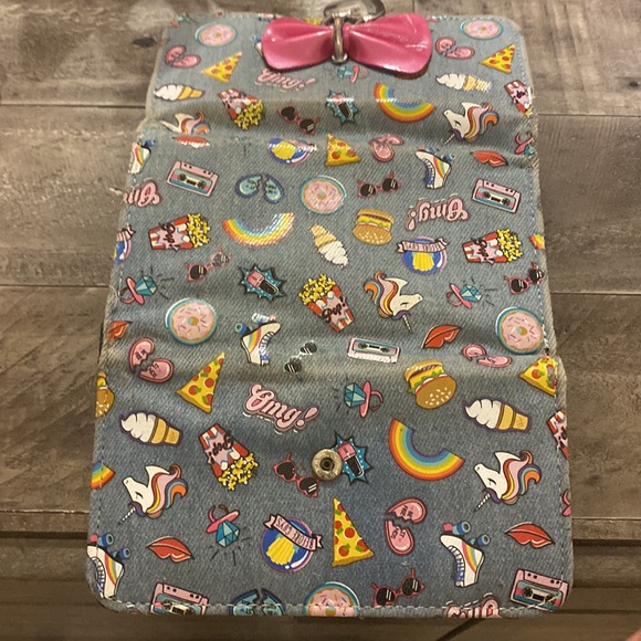 Cute wallet just like new - Picture 4 of 4